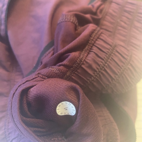 Lululemon Seek the Heat short ll - Picture 7 of 9